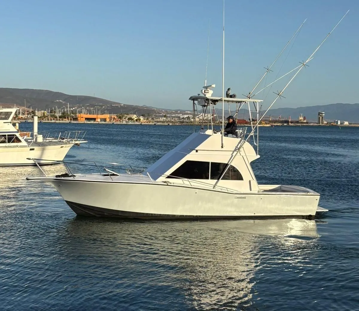 1989 Albemarle 325 convertible sportfisher for sale, underway in Ensenada
