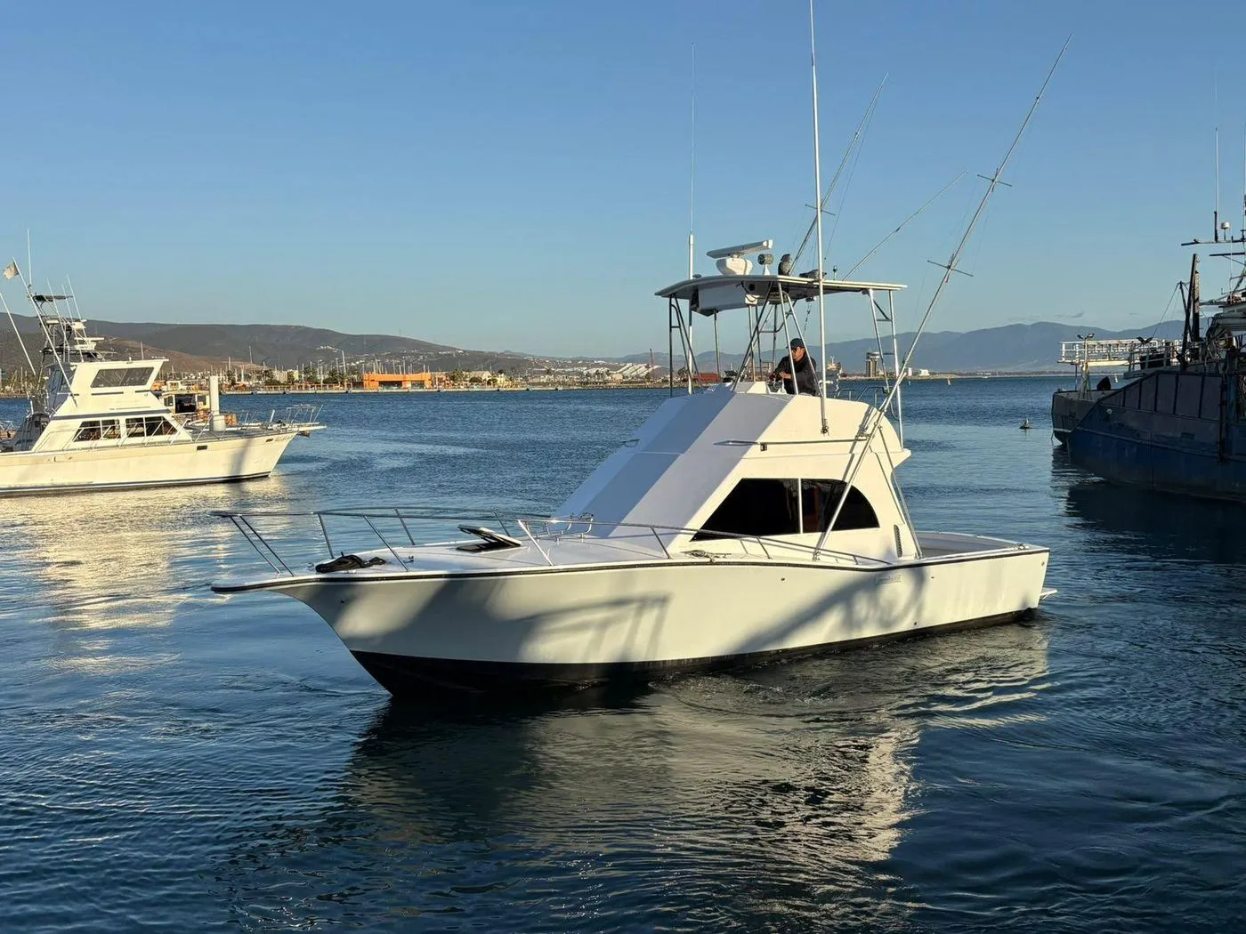 1989 Albemarle 325 convertible sportfisher for sale, bow view underway